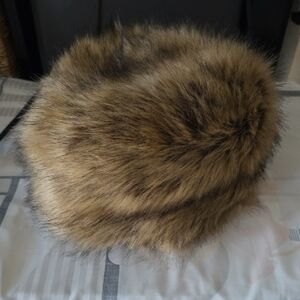 Elegant Faux Fur Hat - Brown